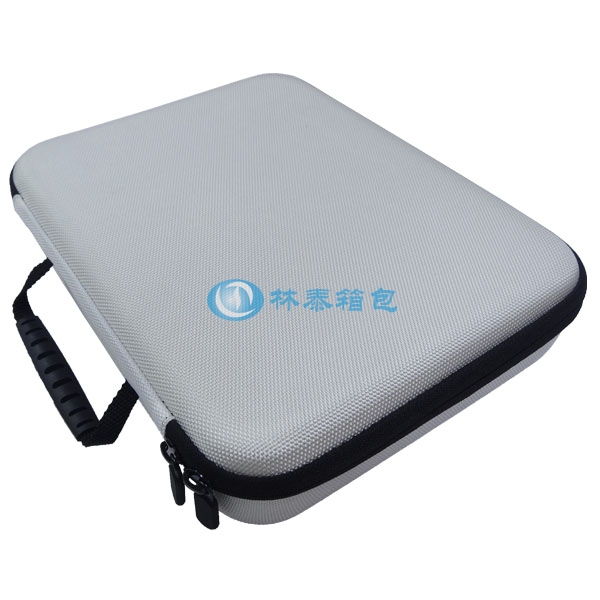 (非標(biāo)準(zhǔn)大號(hào))銀色 EVA相機(jī)包轉(zhuǎn)角細(xì)節(jié) (非標(biāo)準(zhǔn)大號(hào))銀色 EVA相機(jī)包轉(zhuǎn)角細(xì)節(jié)