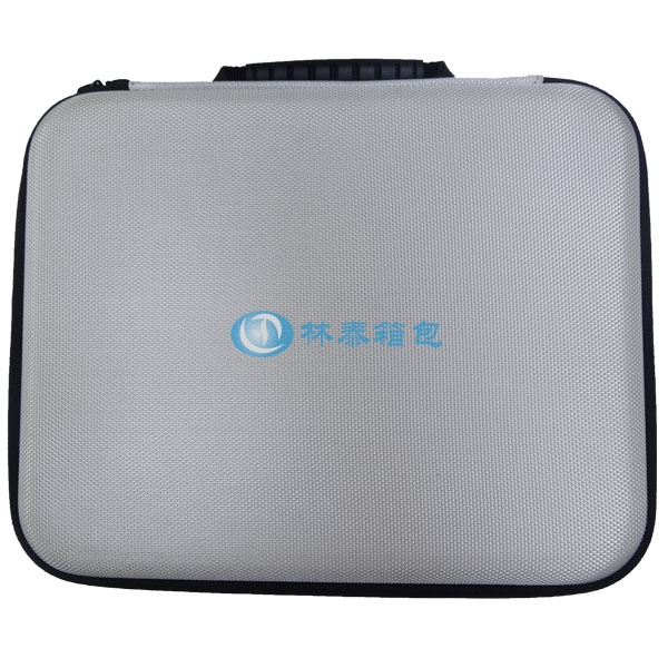 (非標(biāo)準(zhǔn)大號(hào))銀色 EVA相機(jī)包高清正面圖 (非標(biāo)準(zhǔn)大號(hào))銀色 EVA相機(jī)包高清正面圖