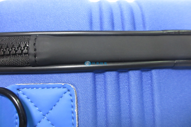 LTK-022 藍(lán)色工具包拉鏈細(xì)節(jié) LTK-022 藍(lán)色工具包拉鏈細(xì)節(jié)